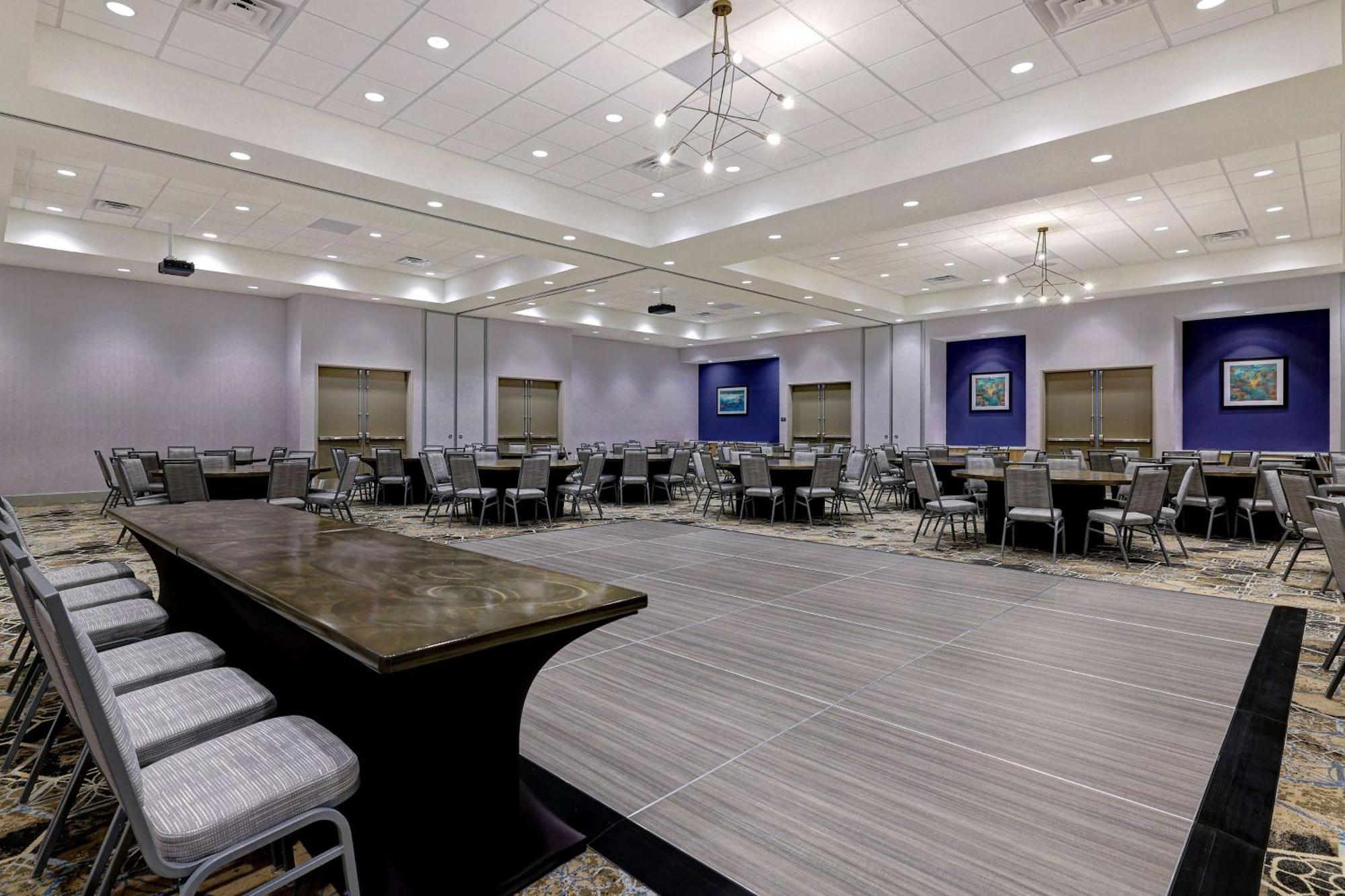 Hilton Garden Inn Cedar Rapids Exterior foto