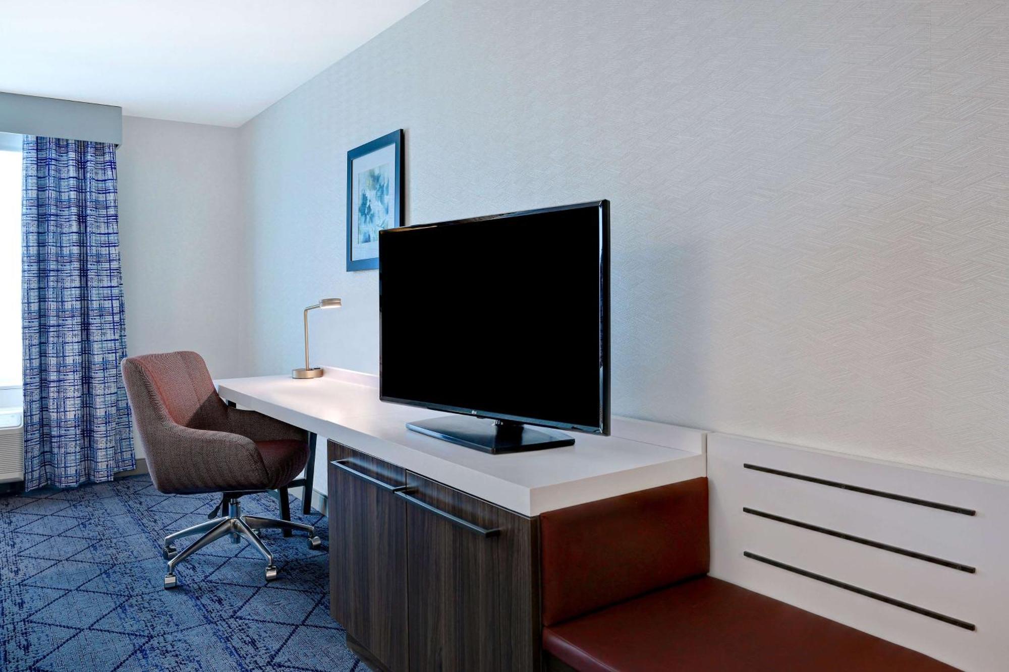 Hilton Garden Inn Cedar Rapids Exterior foto